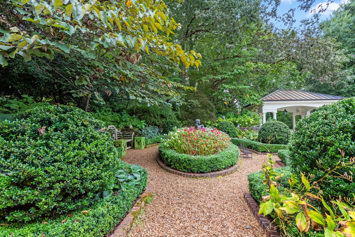 2550 Woodward Way Haynes Manor Buckhead