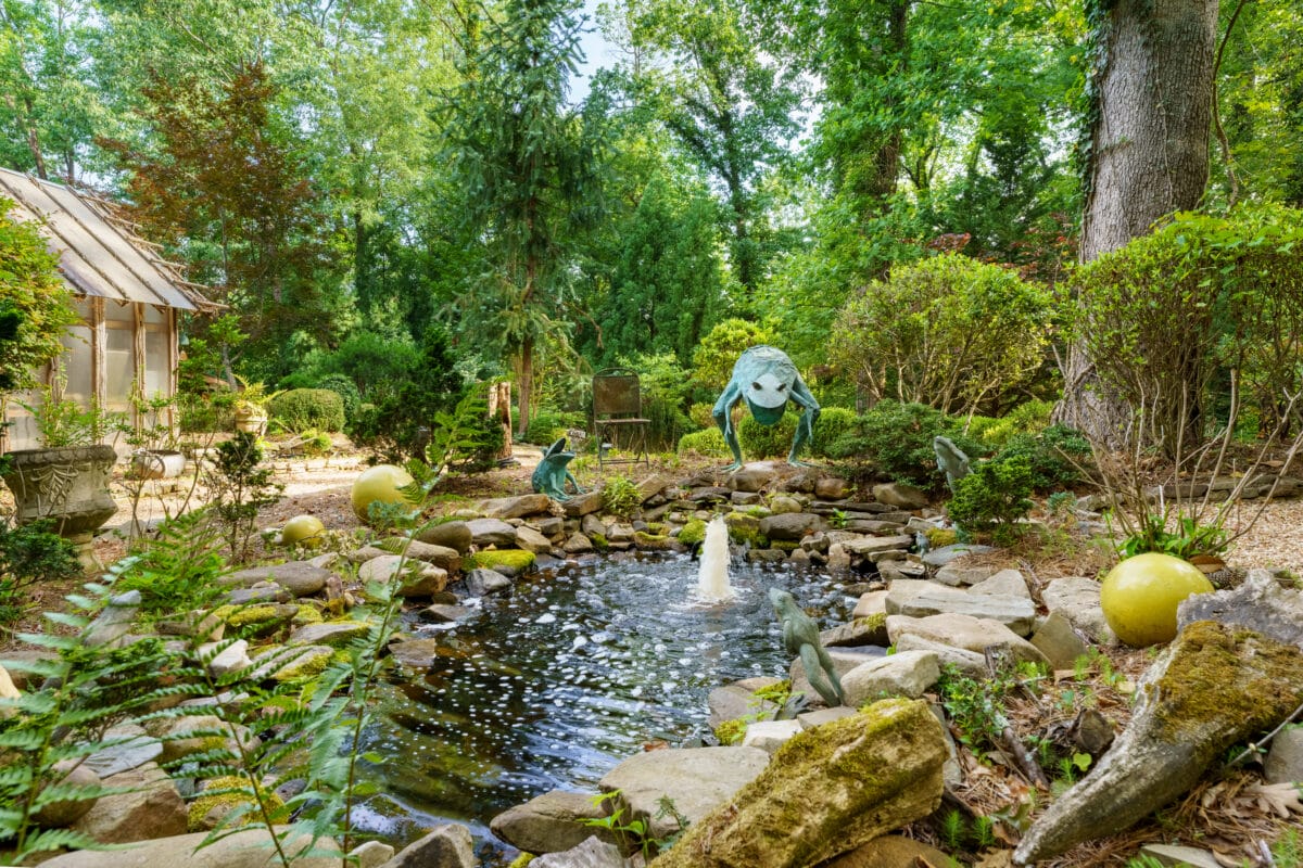 Unique architecture and enchanting gardens in Sandy Springs - Buckhead