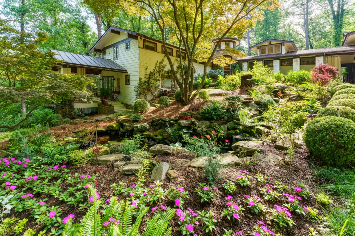 Unique architecture and enchanting gardens in Sandy Springs - Buckhead