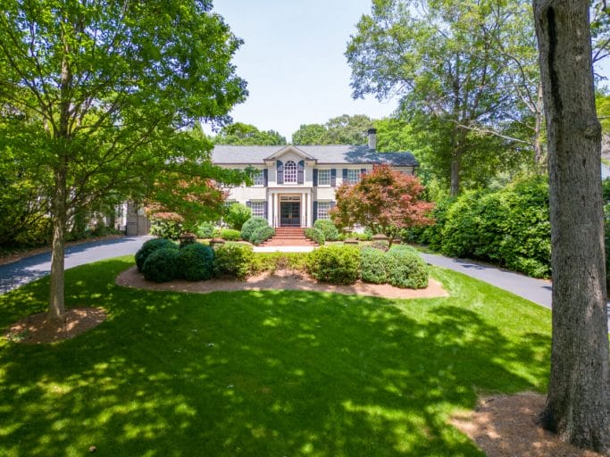Beautiful family home in Tuxedo Park