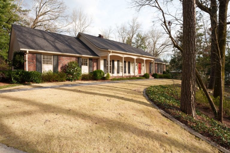 Charming Buckhead ranch on a great lot in Mt Paran/Northside