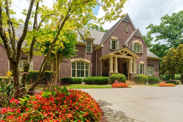 Stunning Powers Ferry home: 5.25 Acres of Luxury and Potential