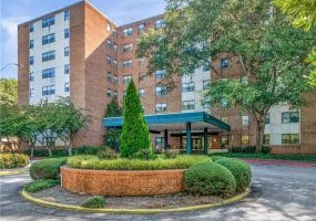 2965 Pharr Court South Nw Unit 109, Atlanta, Georgia 30305, 1 Bedroom Bedrooms, ,1 BathroomBathrooms,Residential,For Sale,2965 Pharr Court South Nw Unit 109,7409814